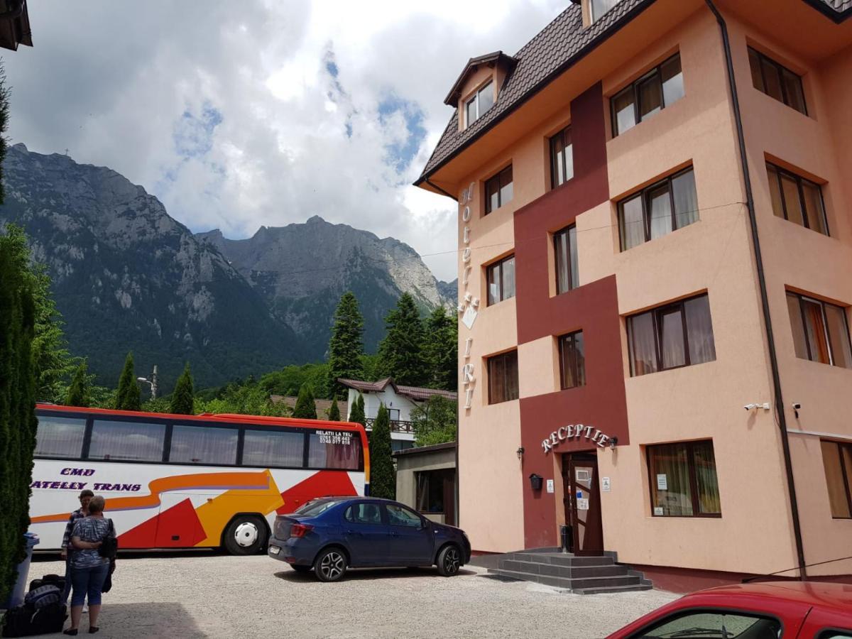 Hotel Iri Buşteni Buitenkant foto
