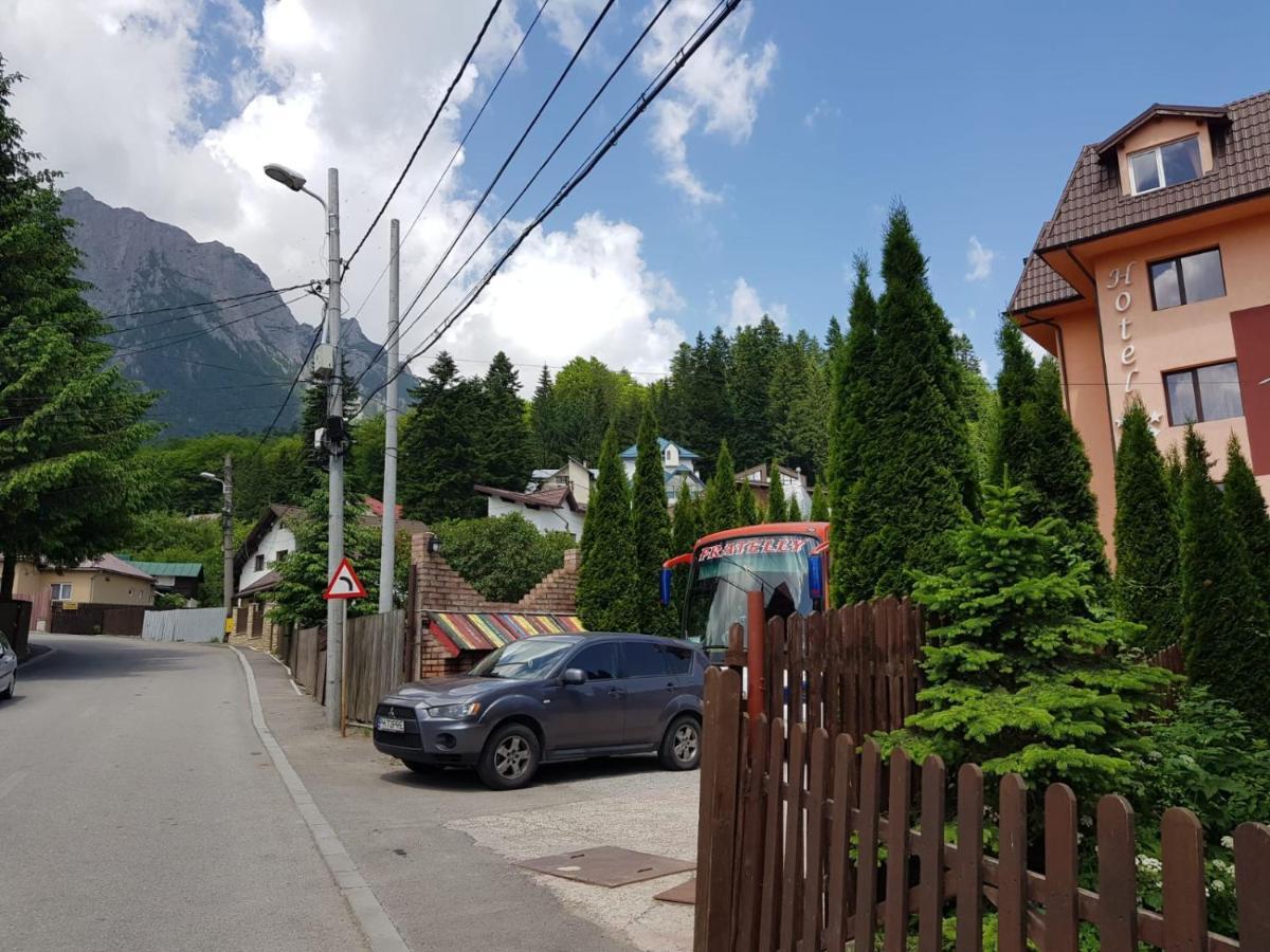Hotel Iri Buşteni Buitenkant foto