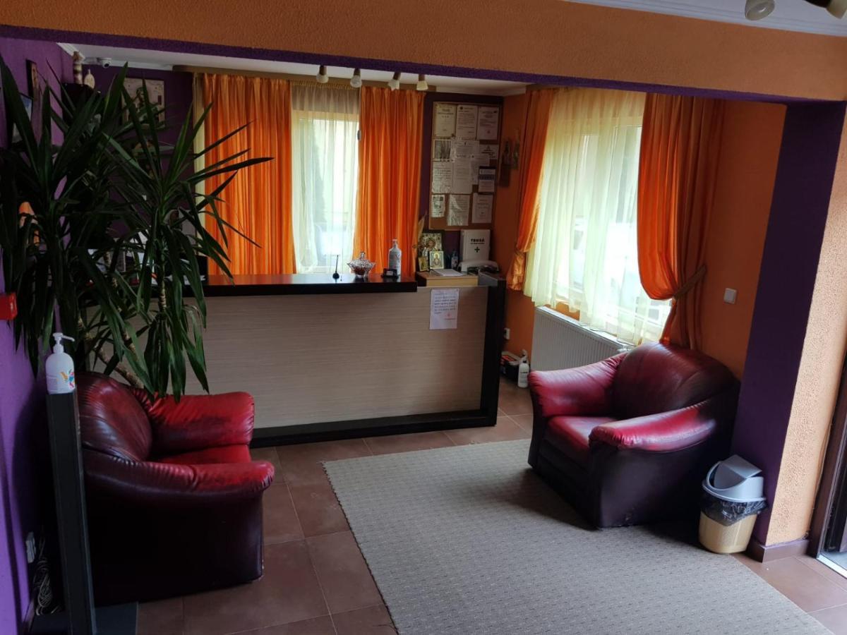 Hotel Iri Buşteni Buitenkant foto