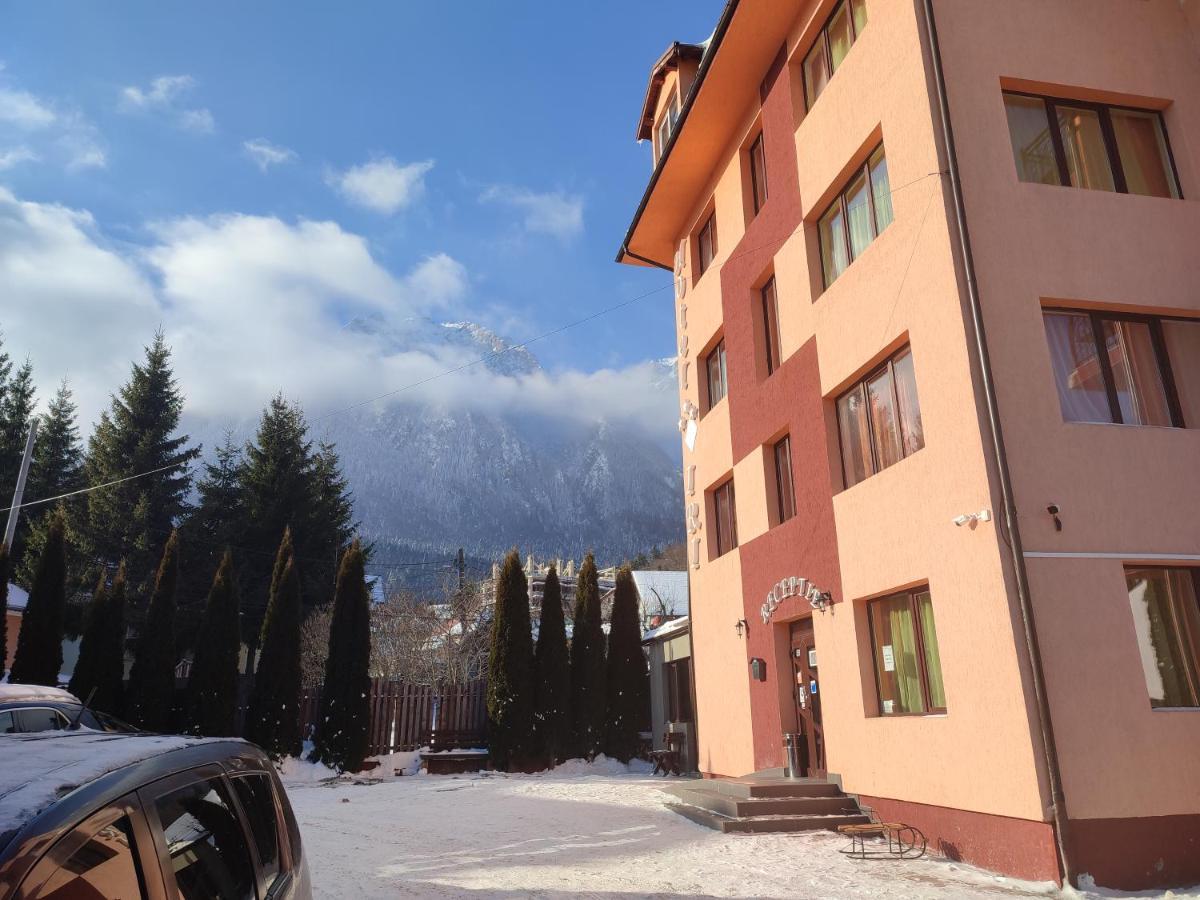 Hotel Iri Buşteni Buitenkant foto