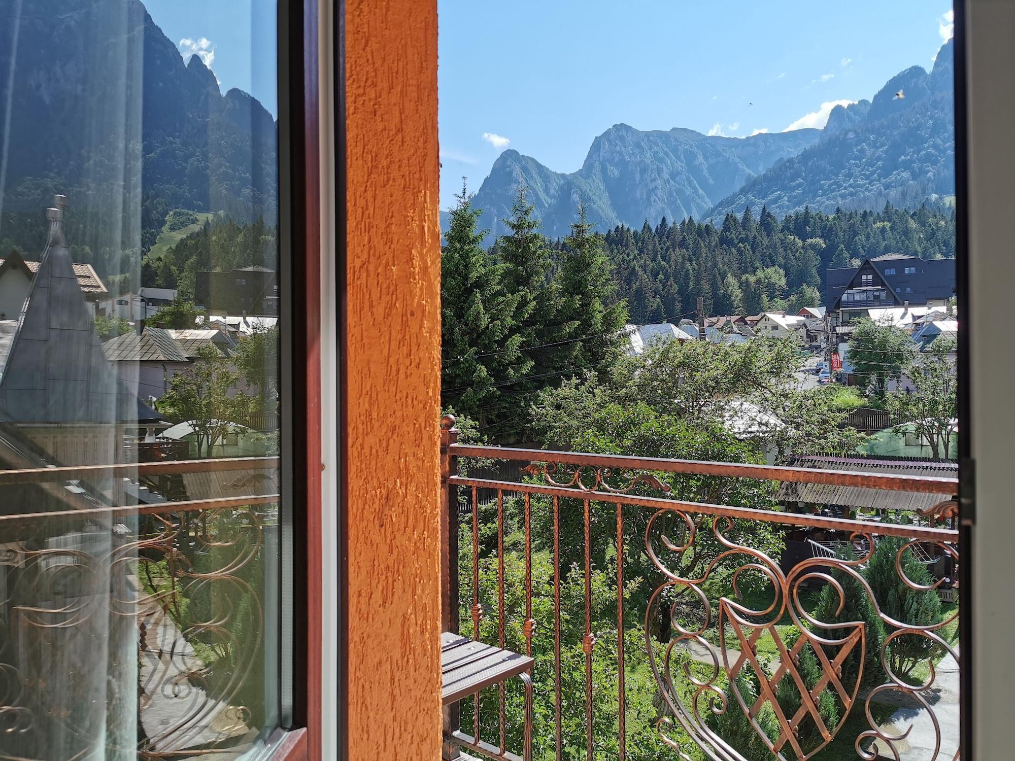 Hotel Iri Buşteni Buitenkant foto