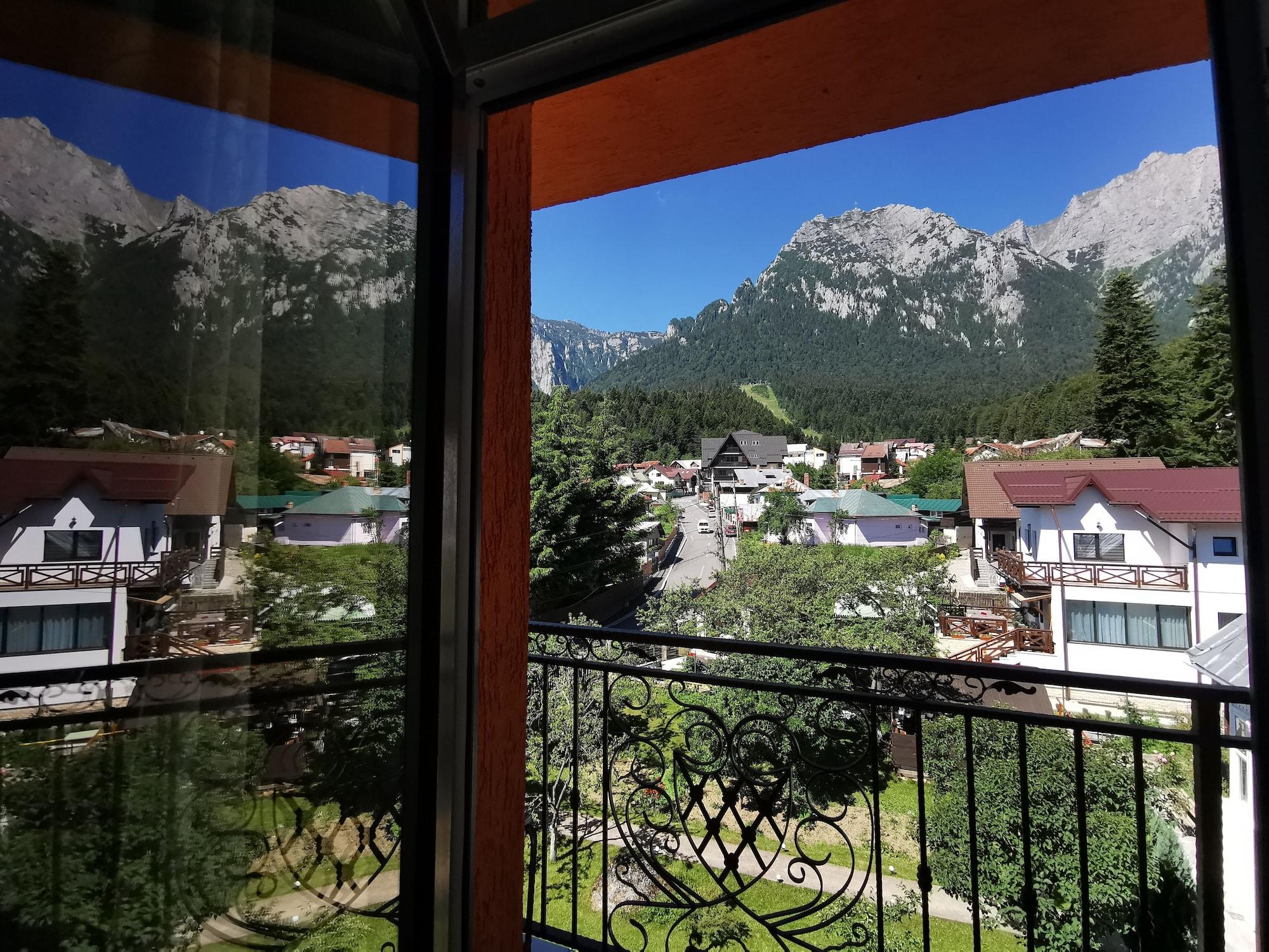 Hotel Iri Buşteni Buitenkant foto