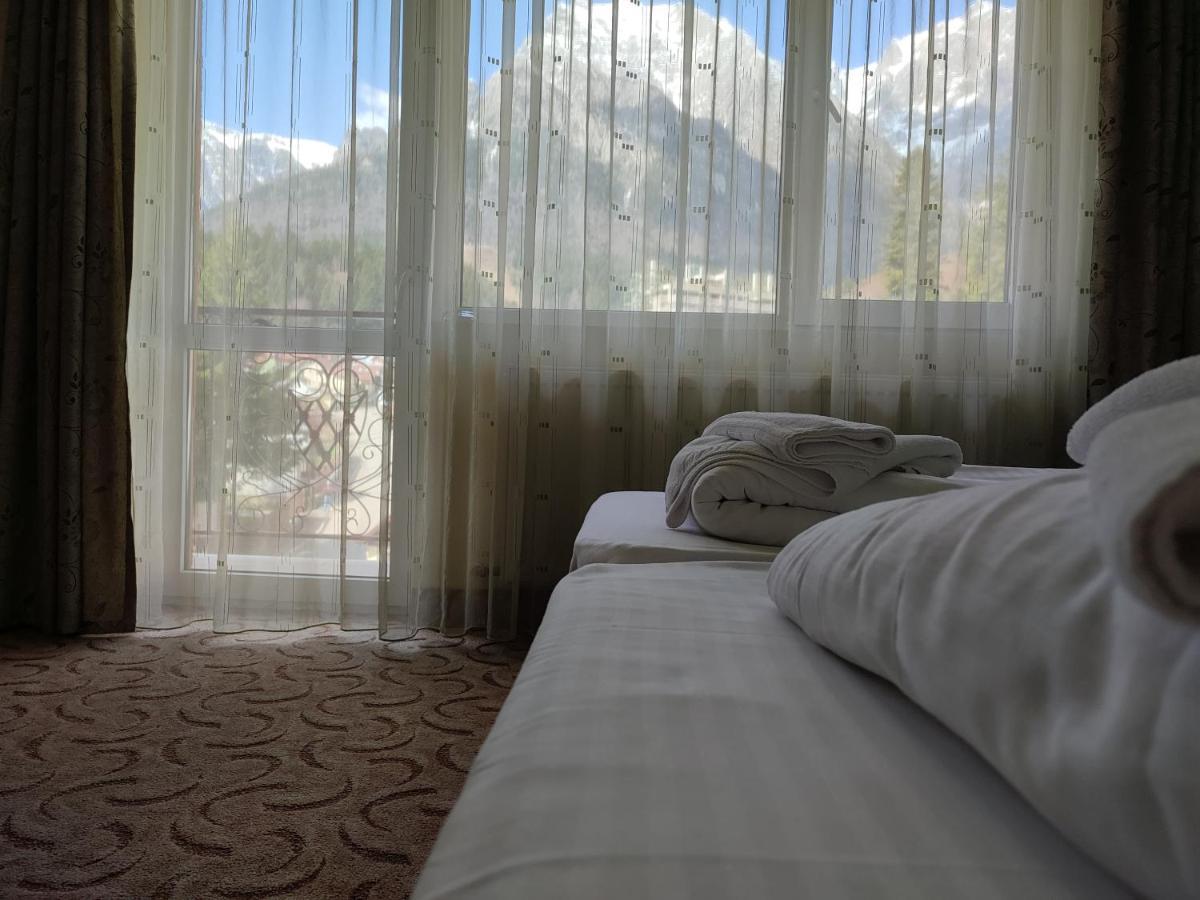 Hotel Iri Buşteni Buitenkant foto