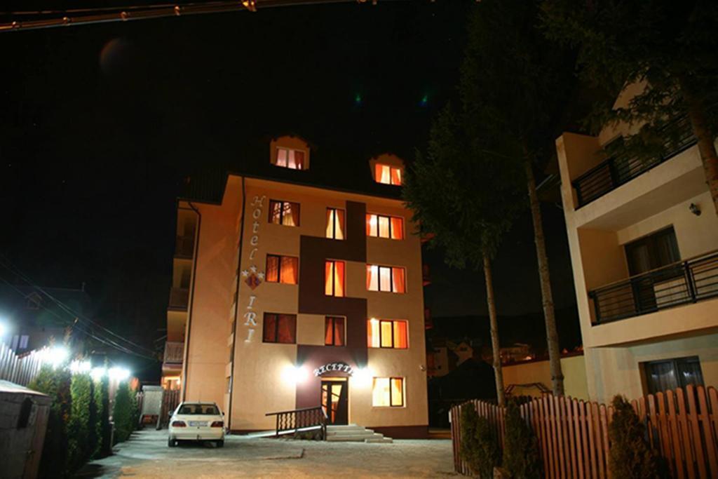 Hotel Iri Buşteni Buitenkant foto