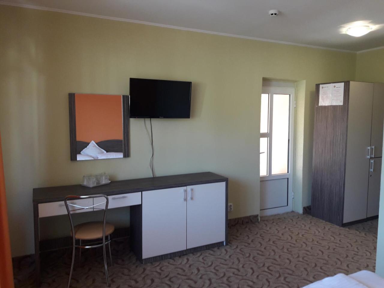 Hotel Iri Buşteni Buitenkant foto