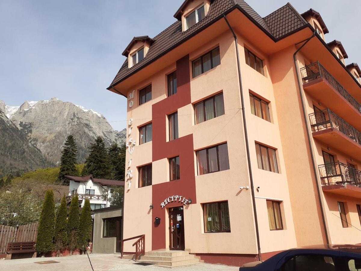 Hotel Iri Buşteni Buitenkant foto